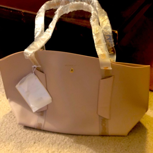 Bag - Picture 1 of 4